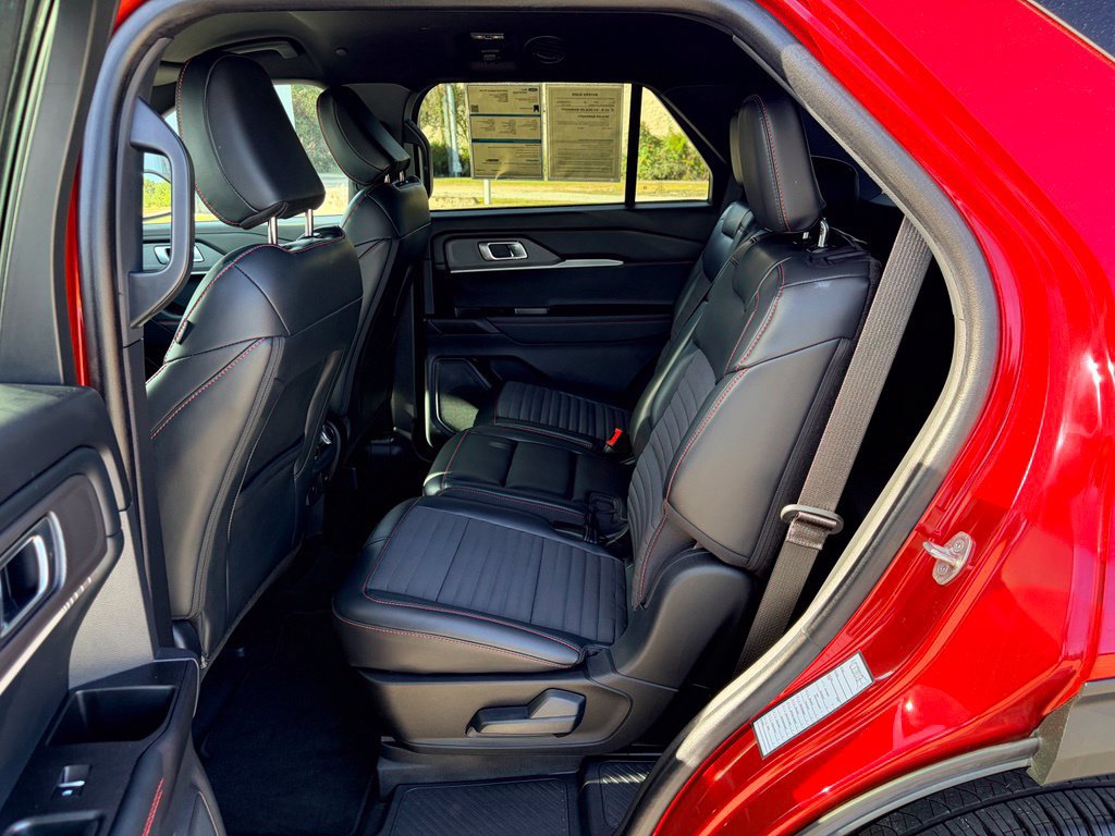 Certified 2025 Ford Explorer ST-Line w/ ST-Line Street Pack AWD/4WD image 25