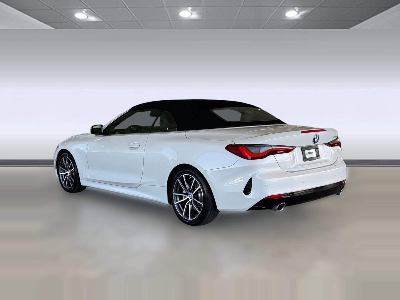 Used 2025 BMW 430i Convertible w/ Premium Package RWD image 3