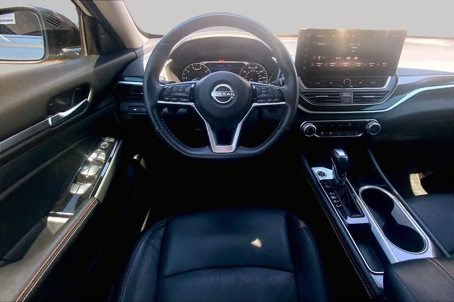 Used 2024 Nissan Altima 2.5 SR w/ SR Premium Package FWD image 6