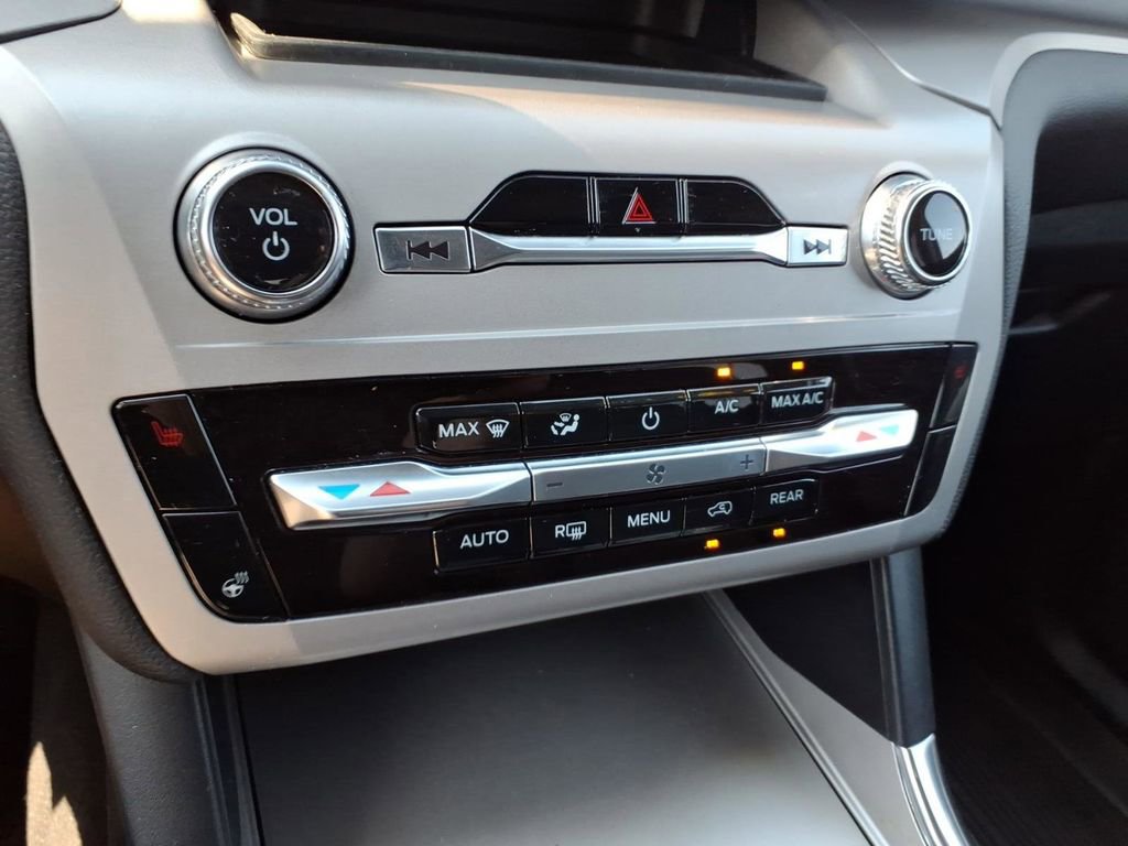 Certified 2023 Ford Explorer XLT w/ Equipment Group 202A AWD/4WD image 23