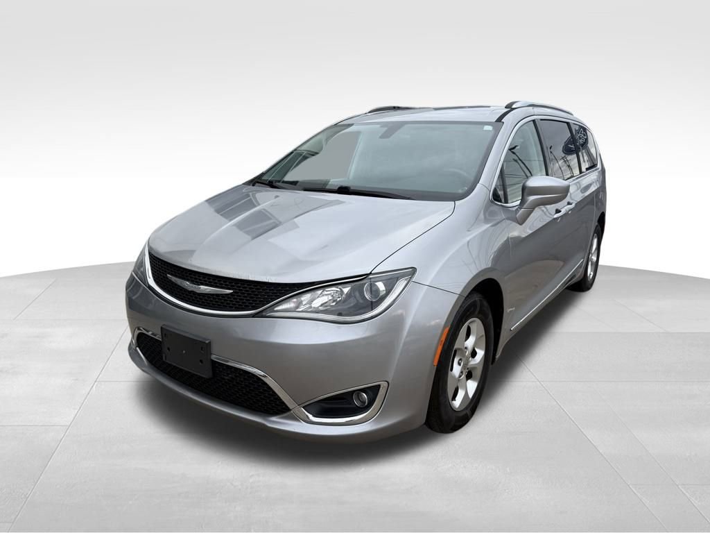 Used 2017 Chrysler Pacifica Touring-L Plus image 4