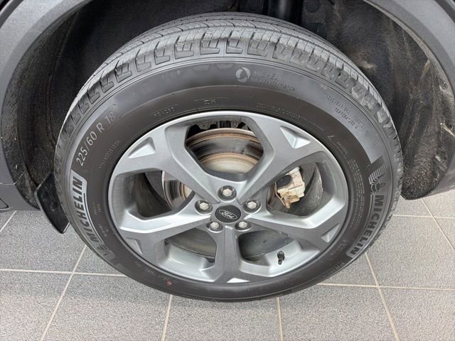 Certified 2025 Ford Escape ST-Line Select AWD/4WD image 7