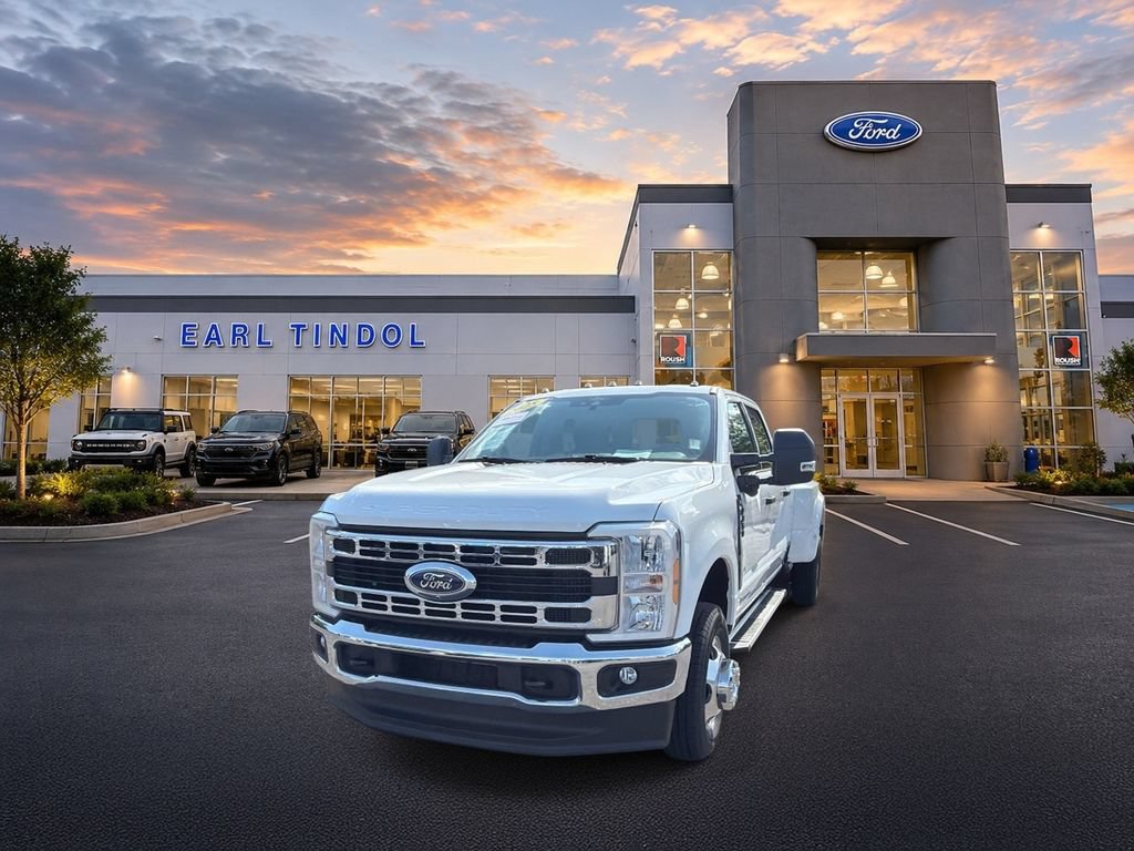 Certified 2025 Ford F350 XLT w/ 360-Degree Camera Package AWD/4WD image 4