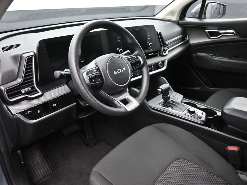 Used 2025 Kia Sportage LX image 18