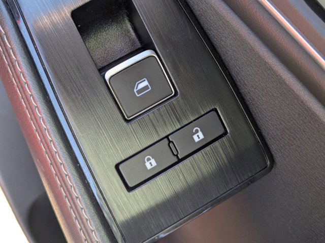 Used 2021 Nissan Rogue SL w/ Premium Package image 38