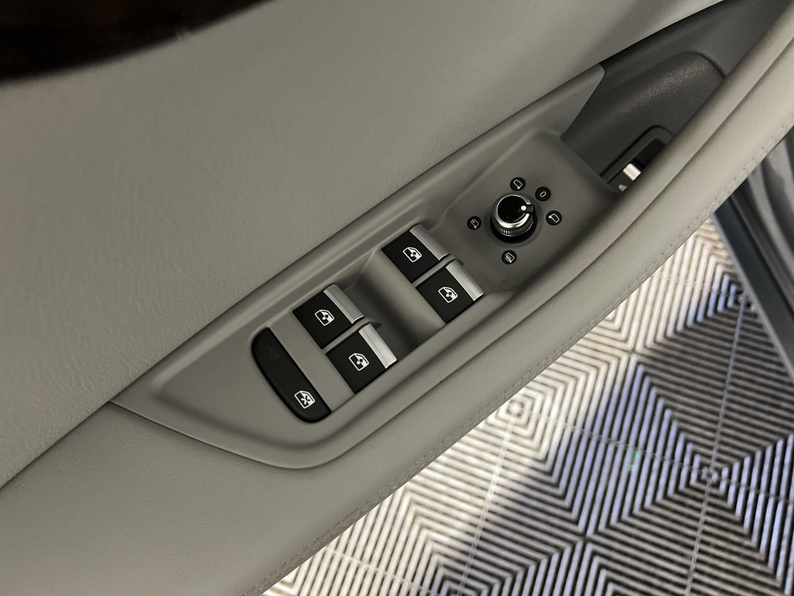 Used 2019 Audi A4 2.0T Premium Plus image 15