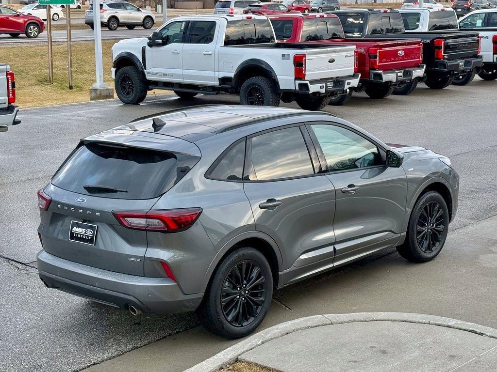 Certified 2025 Ford Escape ST-Line Elite w/ Premium Technology Package image 3