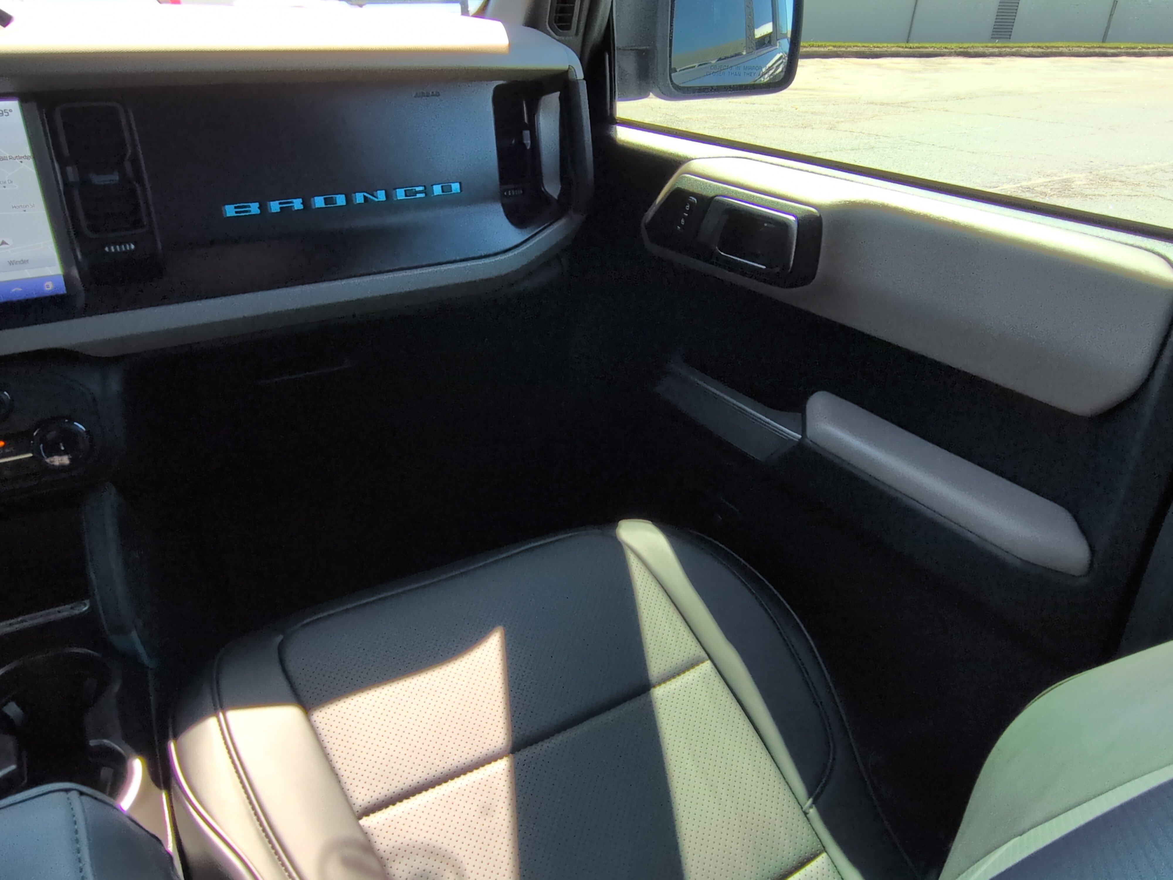 Certified 2022 Ford Bronco Wildtrak AWD/4WD image 15