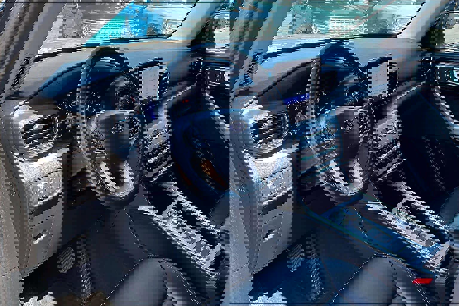 Certified 2021 Ford Explorer XLT w/ Equipment Group 202A image 16