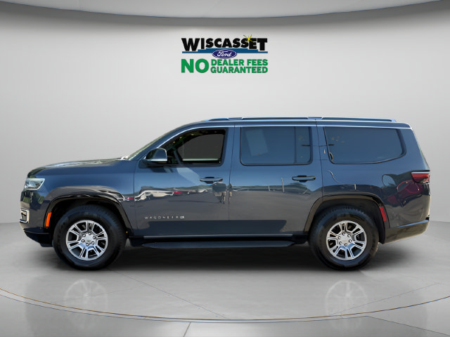Used 2023 Jeep Wagoneer 4WD image 2