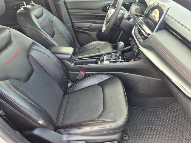 Used 2025 Jeep Compass Trailhawk AWD/4WD image 30