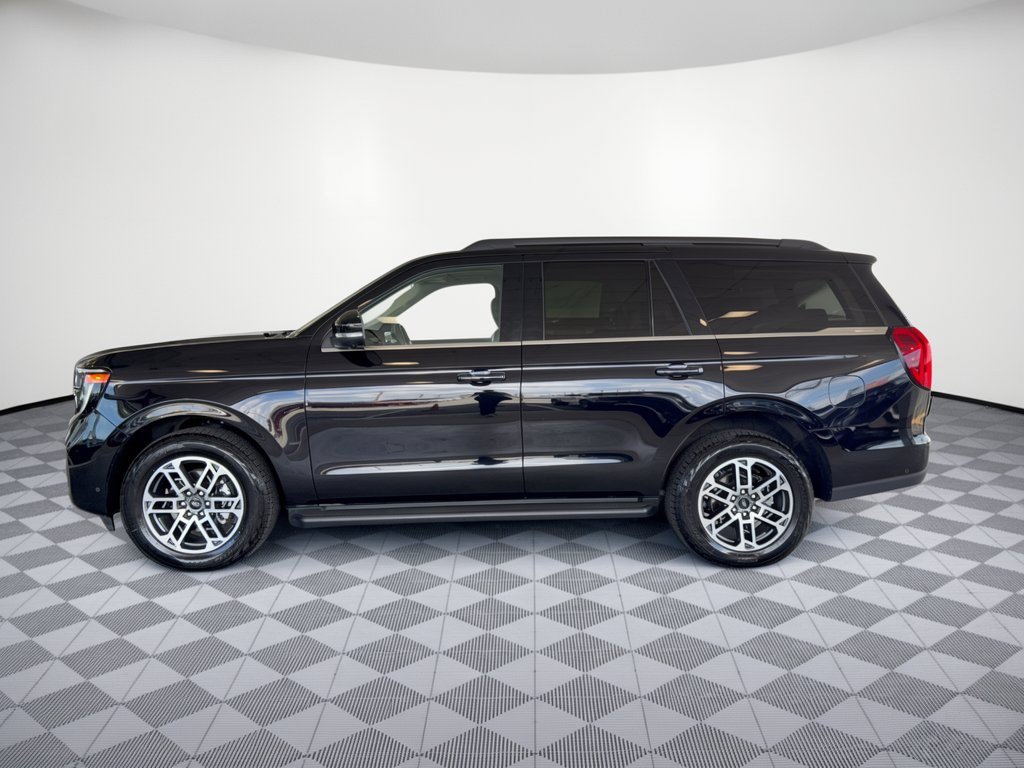 Certified 2025 Ford Expedition Active AWD/4WD image 2