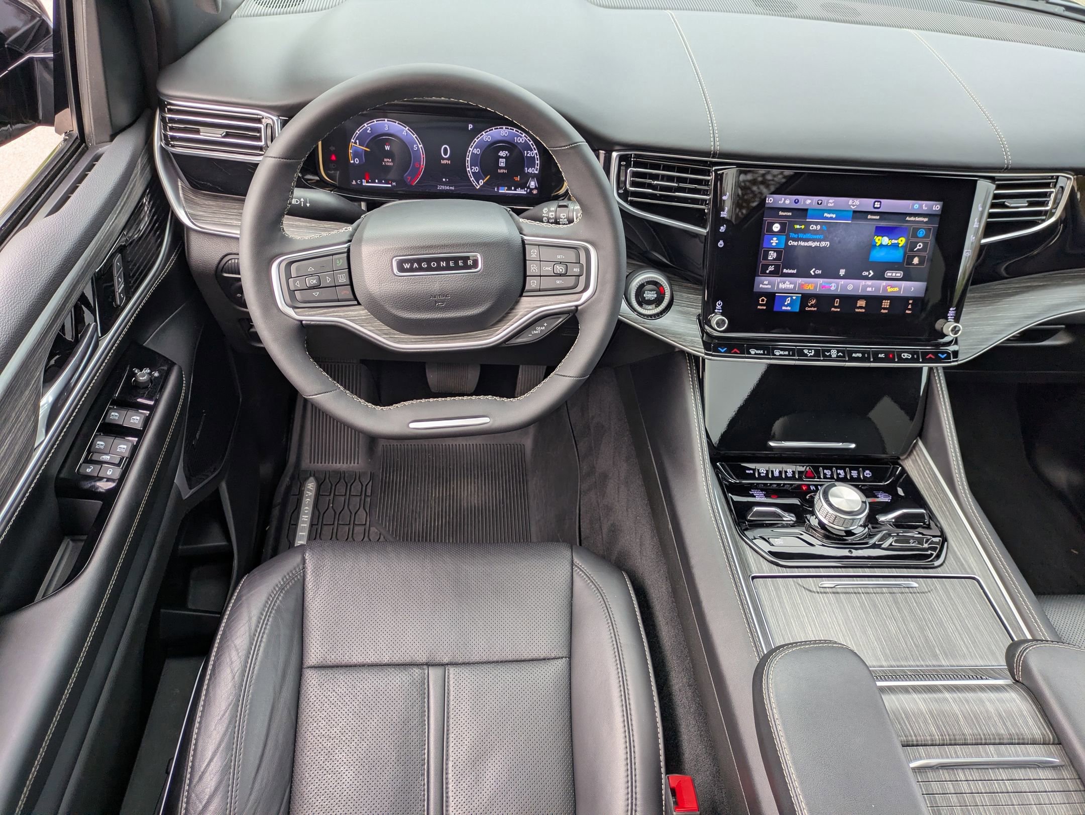 Used 2024 Jeep Wagoneer Series III w/ Premium Group I image 32