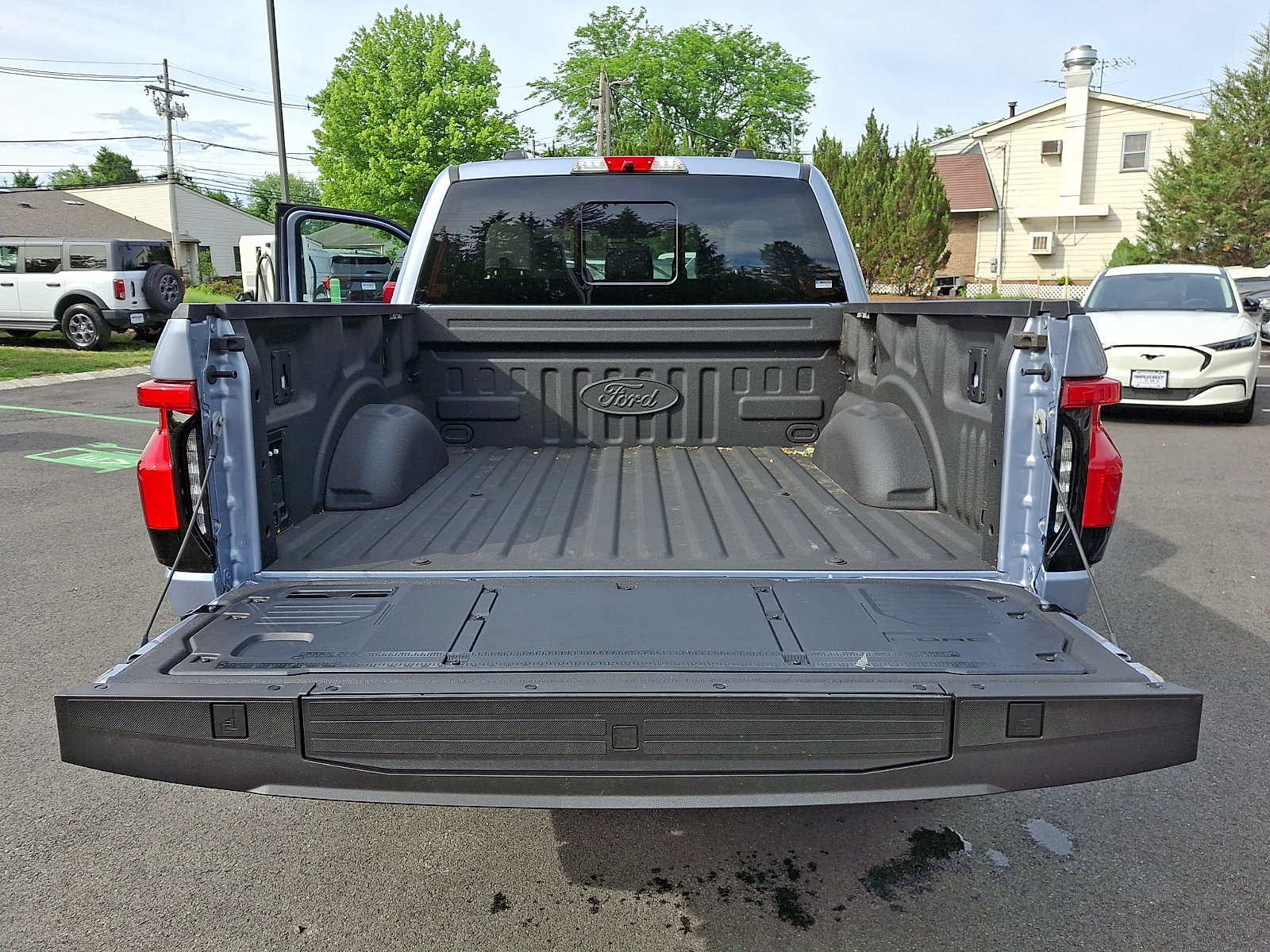 Certified 2022 Ford F150 Lightning Platinum AWD/4WD image 29