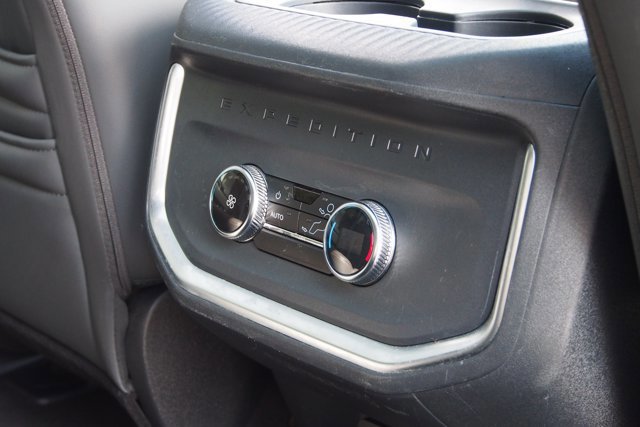 Certified 2025 Ford Expedition Active image 14