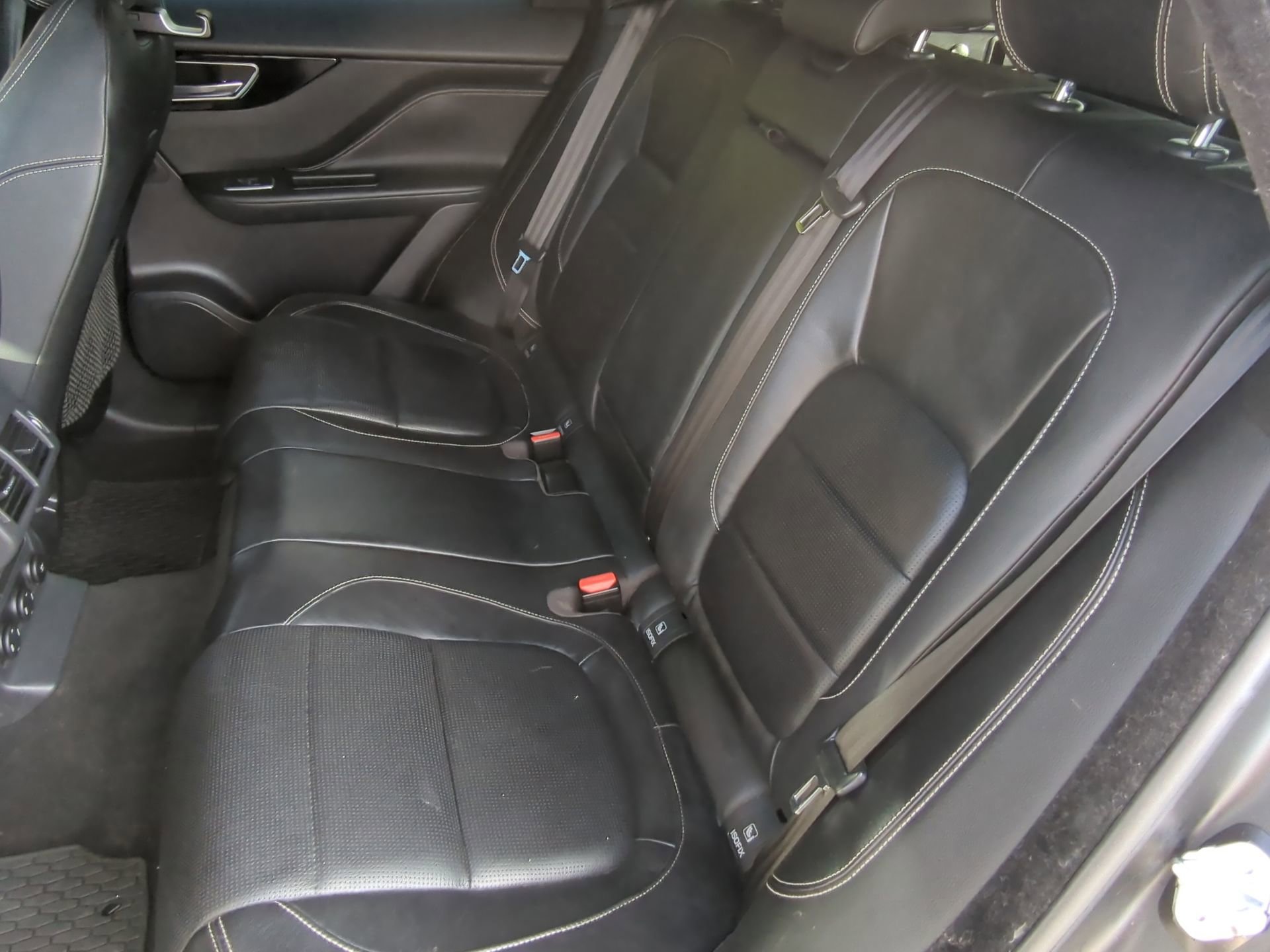 Used 2019 Jaguar F-PACE S image 46