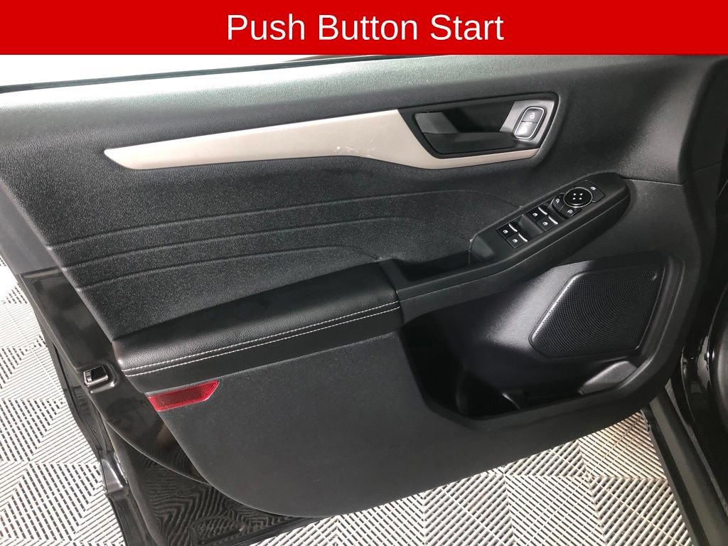 Certified 2022 Ford Escape SE w/ Cold Weather Package AWD/4WD image 10