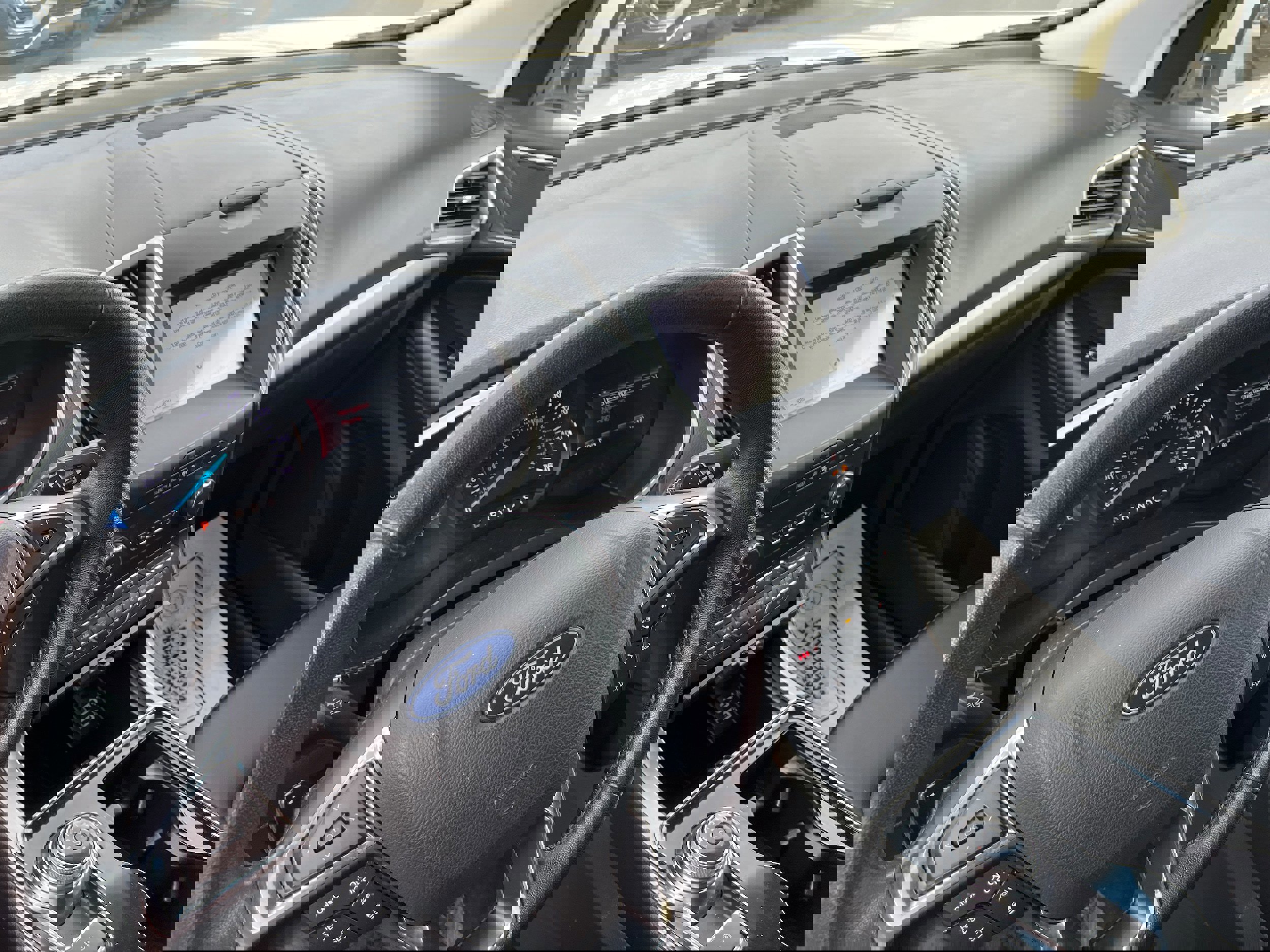 Certified 2019 Ford Edge SEL w/ Equipment Group 201A image 8