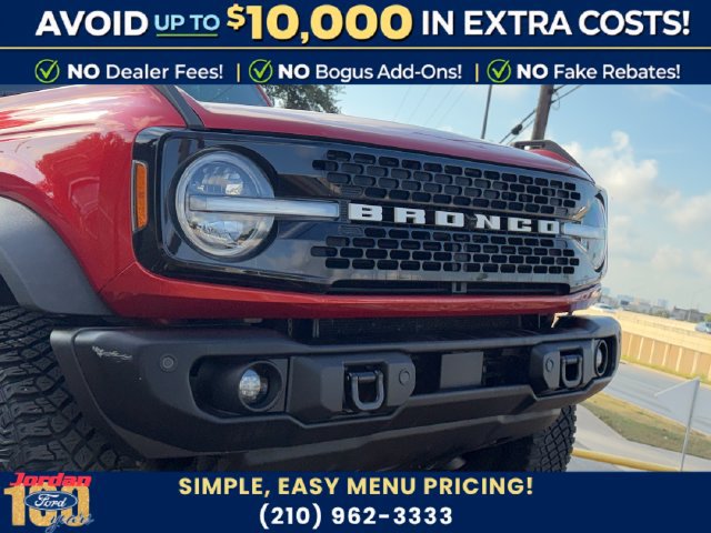Certified 2023 Ford Bronco Wildtrak AWD/4WD image 3