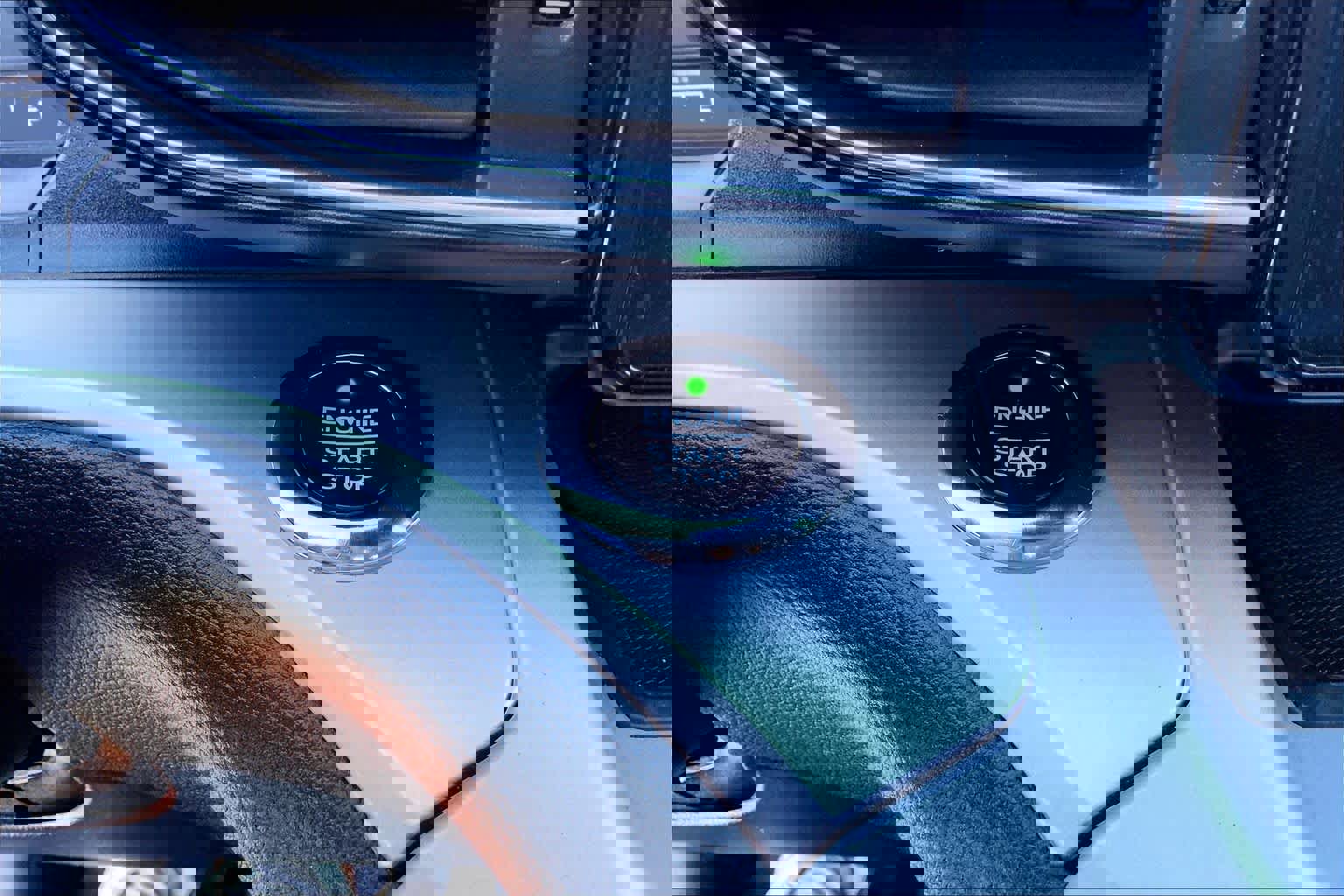 Certified 2021 Ford Explorer XLT w/ Equipment Group 202A image 31