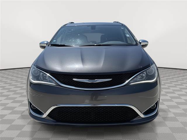 Used 2018 Chrysler Pacifica Limited FWD image 2