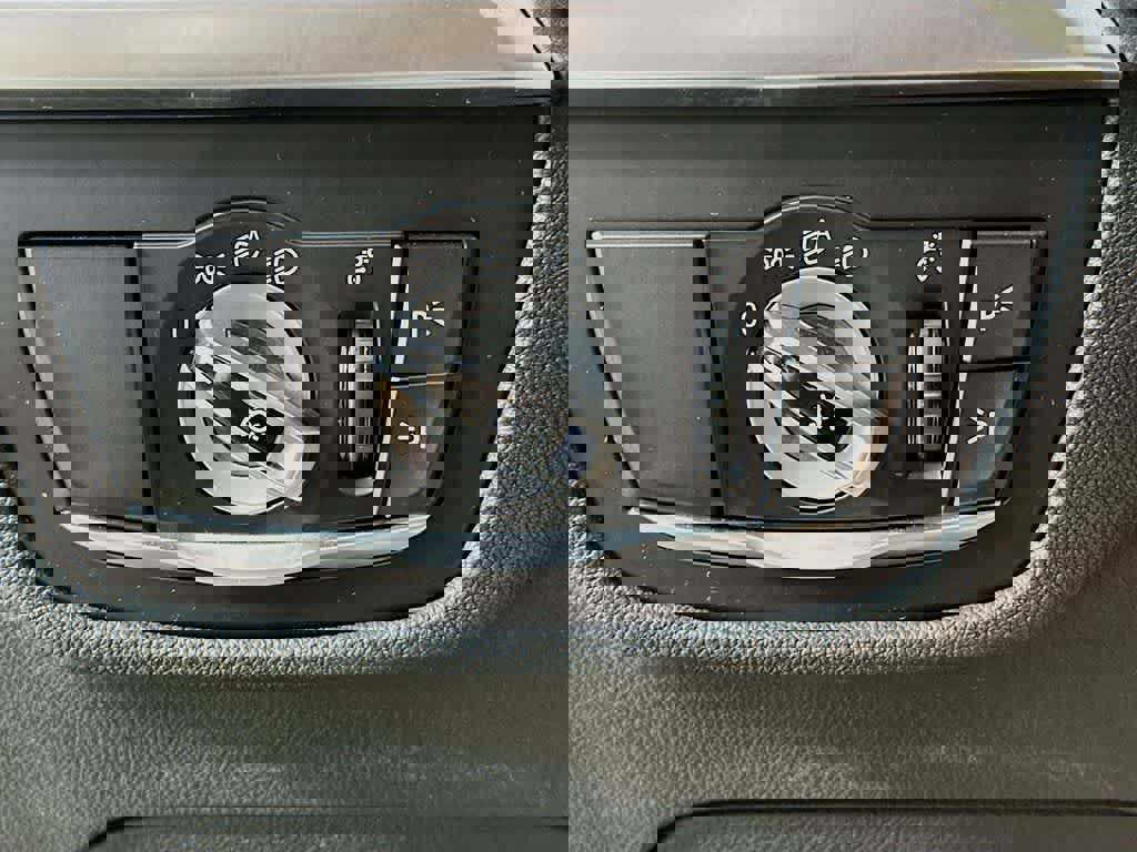 Used 2023 BMW X3 xDrive30i w/ Premium Essential Package image 27