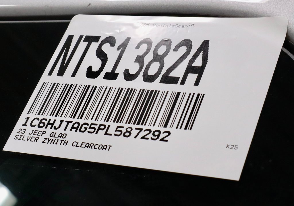 Used 2023 Jeep Gladiator Sport image 36