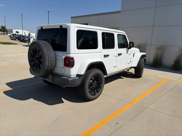 Used 2024 Jeep Wrangler Unlimited Sahara AWD/4WD image 2
