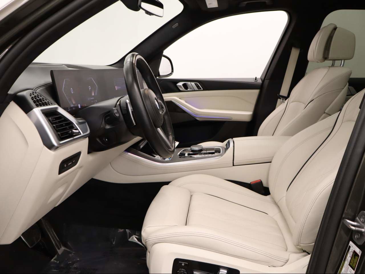 Used 2024 BMW X5 xDrive40i w/ M Sport Package image 17