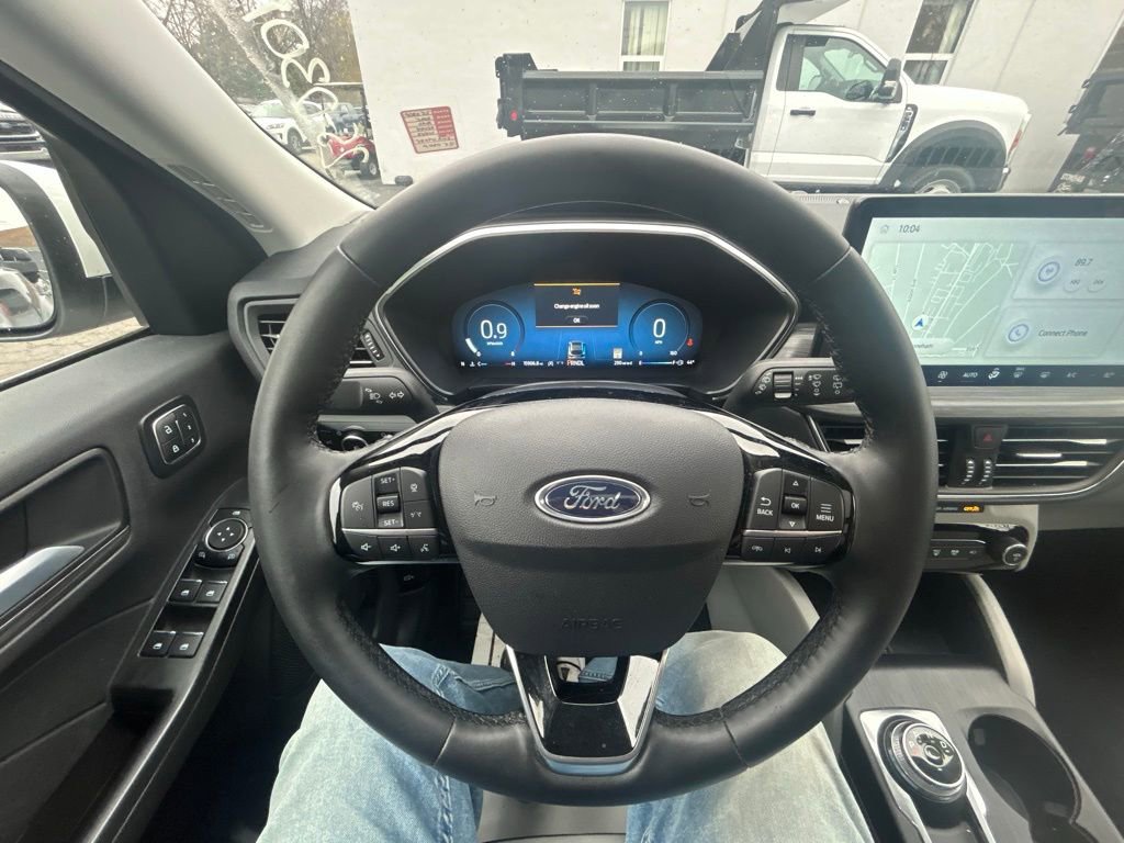 Certified 2025 Ford Escape Platinum w/ Premium Technology Package AWD/4WD image 14