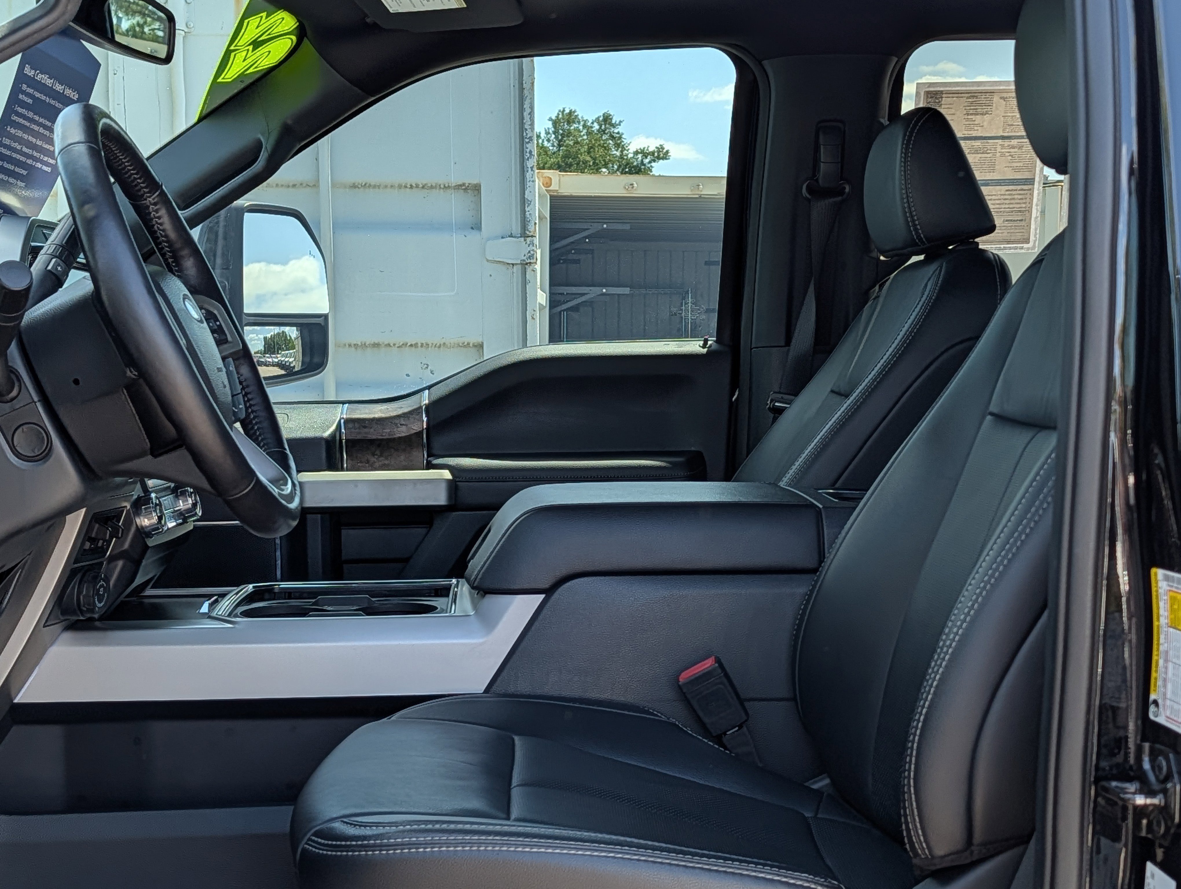 Certified 2022 Ford F250 Lariat w/ Tremor Off-Road Package image 27