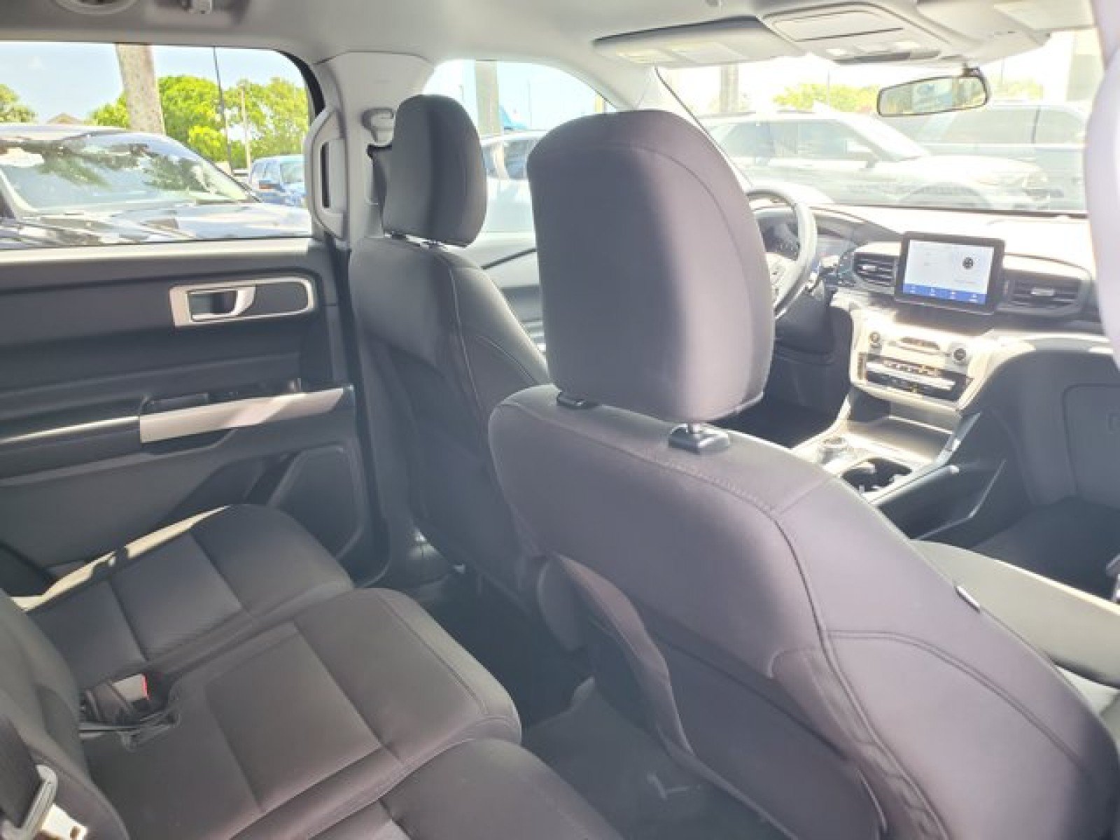Certified 2023 Ford Explorer XLT RWD image 31