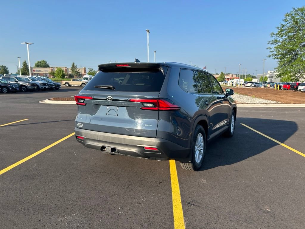 Used 2024 Toyota Grand Highlander AWD image 7