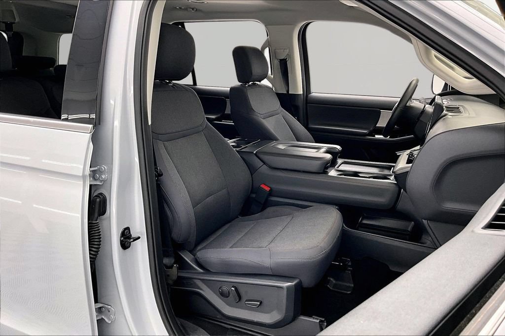 Certified 2025 Ford Expedition Active AWD/4WD image 7