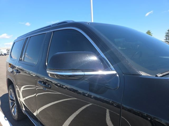 Used 2022 Jeep Wagoneer Series III w/ Premium Group I AWD/4WD image 7