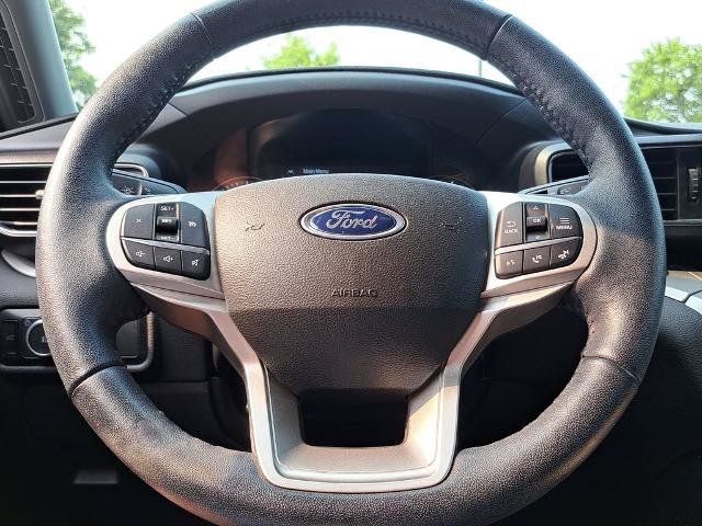 Certified 2023 Ford Explorer XLT w/ Equipment Group 202A RWD image 9