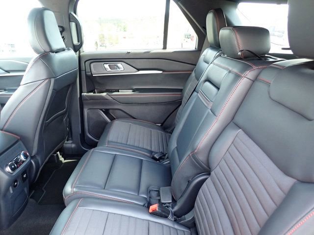 Certified 2025 Ford Explorer ST-Line w/ Premium Package image 19