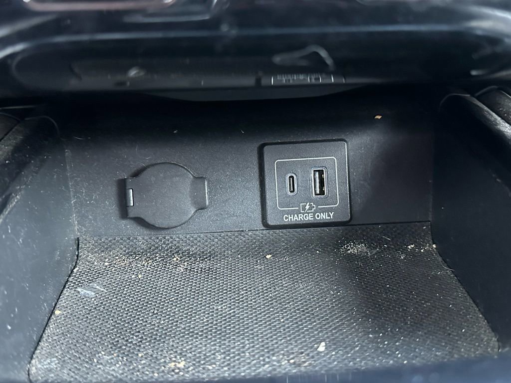 Used 2020 Nissan Pathfinder SV image 31