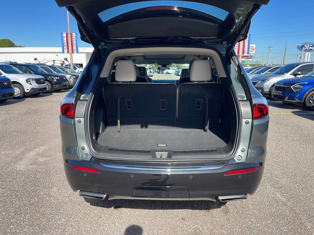 Used 2023 Buick Enclave Essence w/ Experience Buick Package image 7