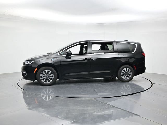 Used 2025 Chrysler Pacifica Select FWD image 6