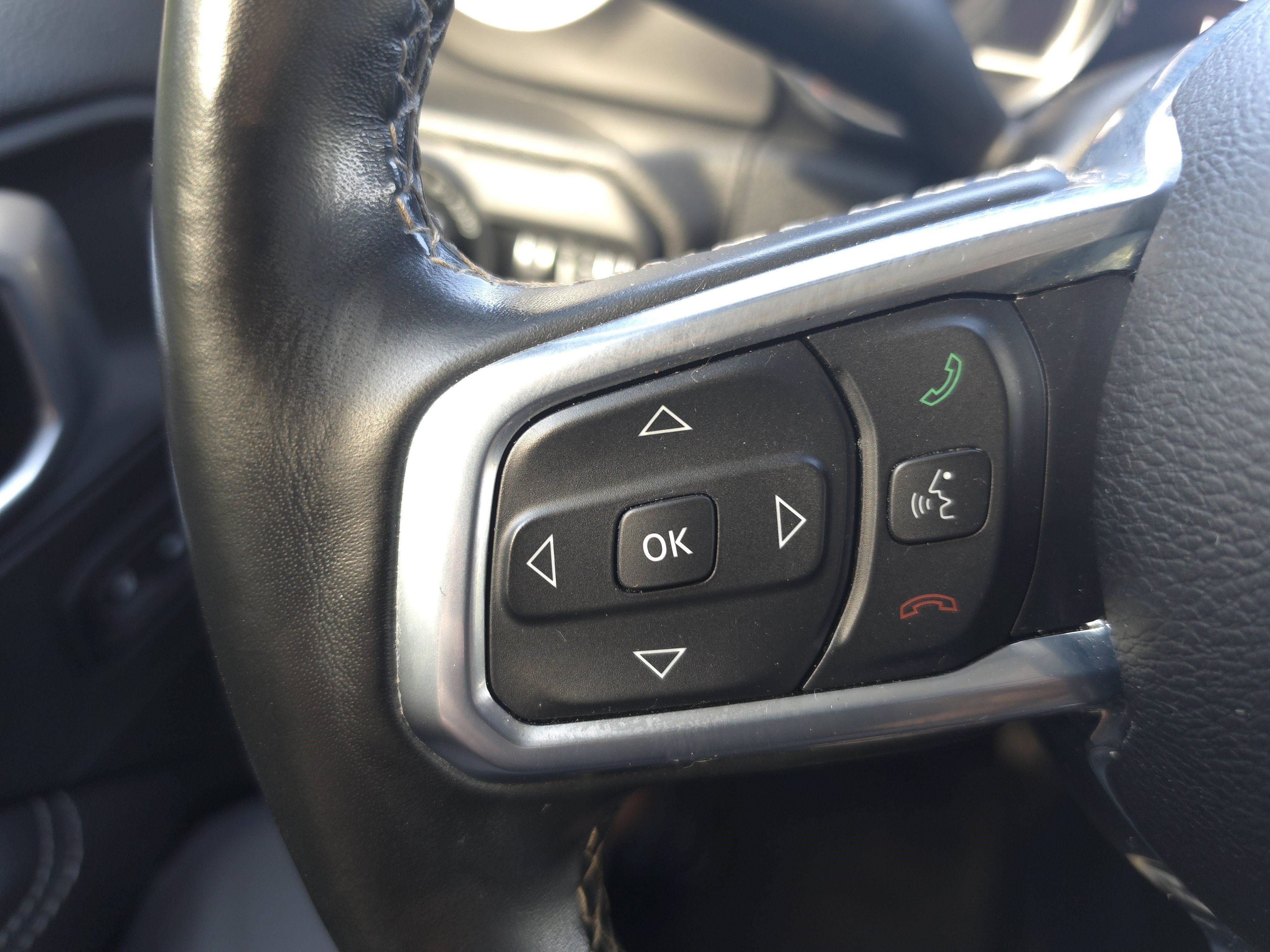 Used 2020 Jeep Wrangler Unlimited Sahara AWD/4WD image 19