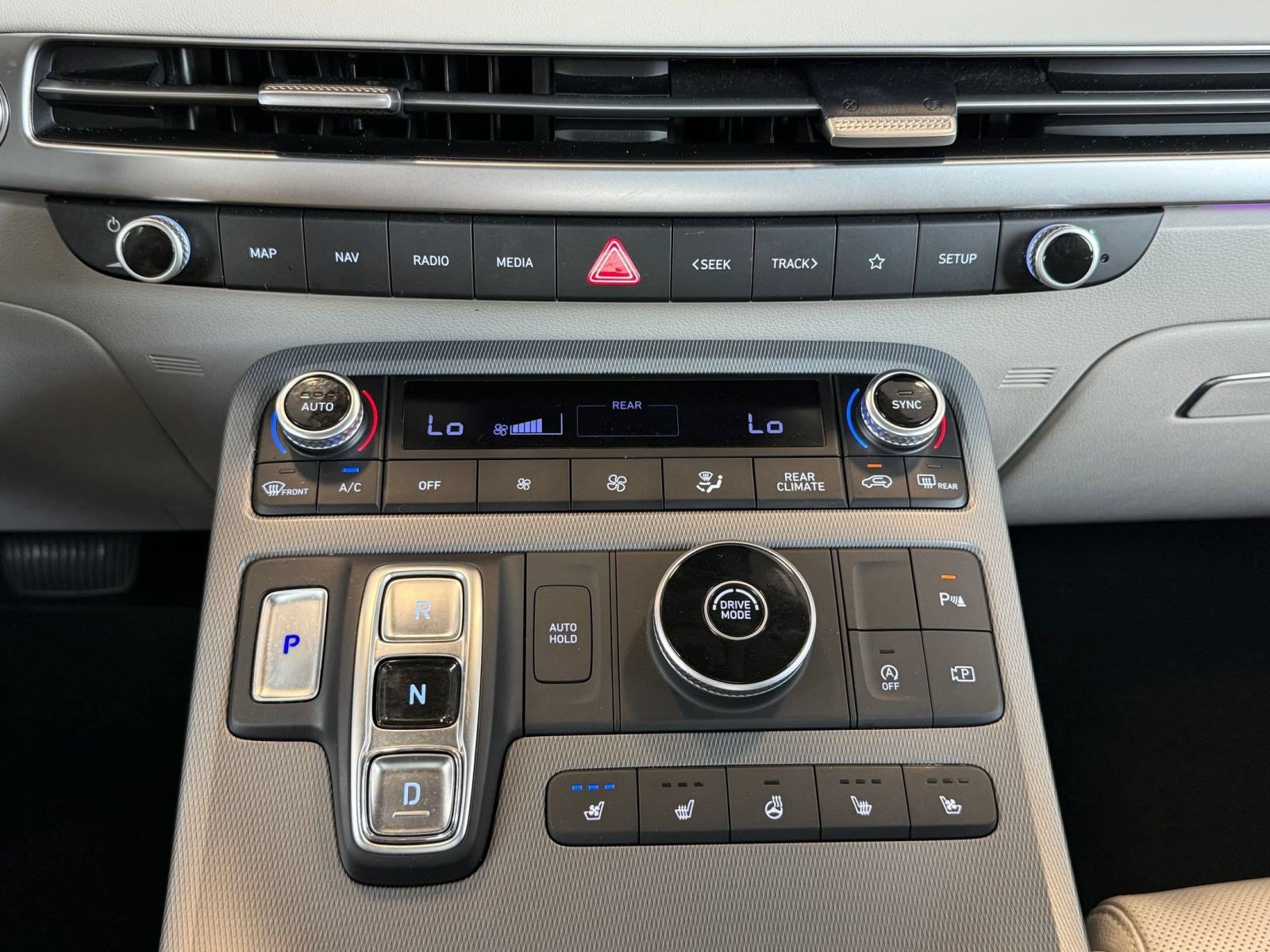 Used 2024 Hyundai Palisade Limited FWD image 22