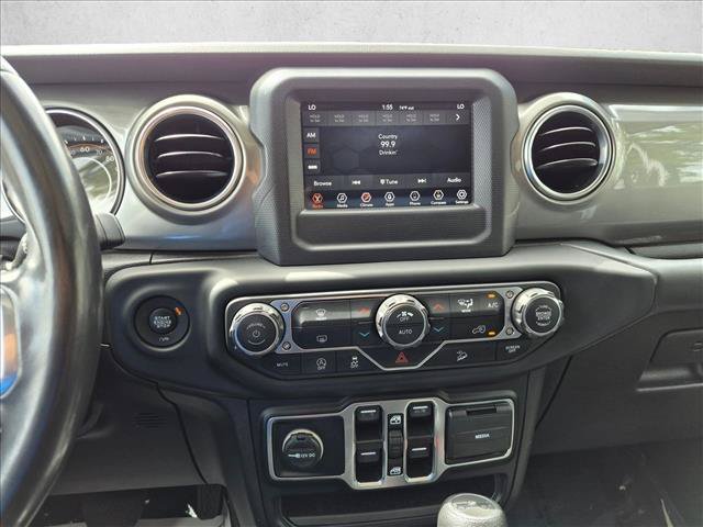 Used 2019 Jeep Wrangler Unlimited Sahara AWD/4WD image 12