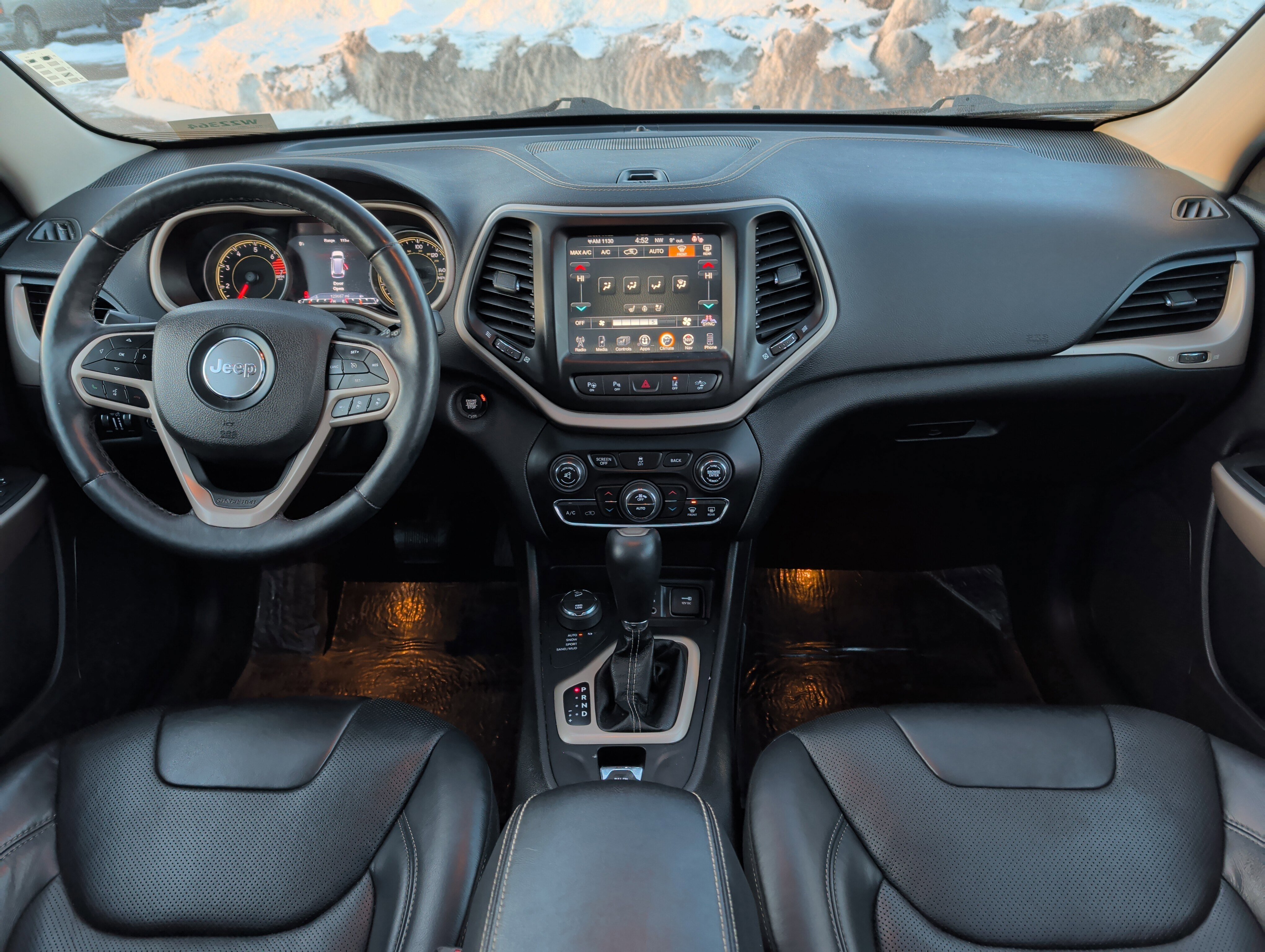 Used 2017 Jeep Cherokee Limited w/ Luxury Group image 10