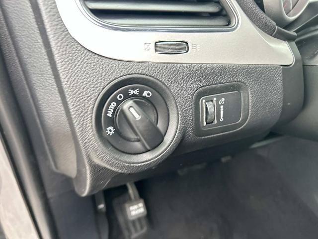 Used 2018 Dodge Journey SE w/ Connectivity Group FWD image 28