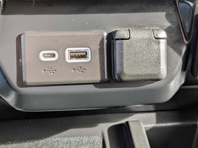 Used 2023 Chevrolet Silverado 3500 High Country image 34