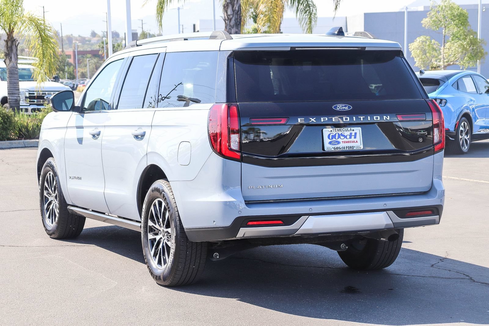 Certified 2025 Ford Expedition Platinum AWD/4WD image 6