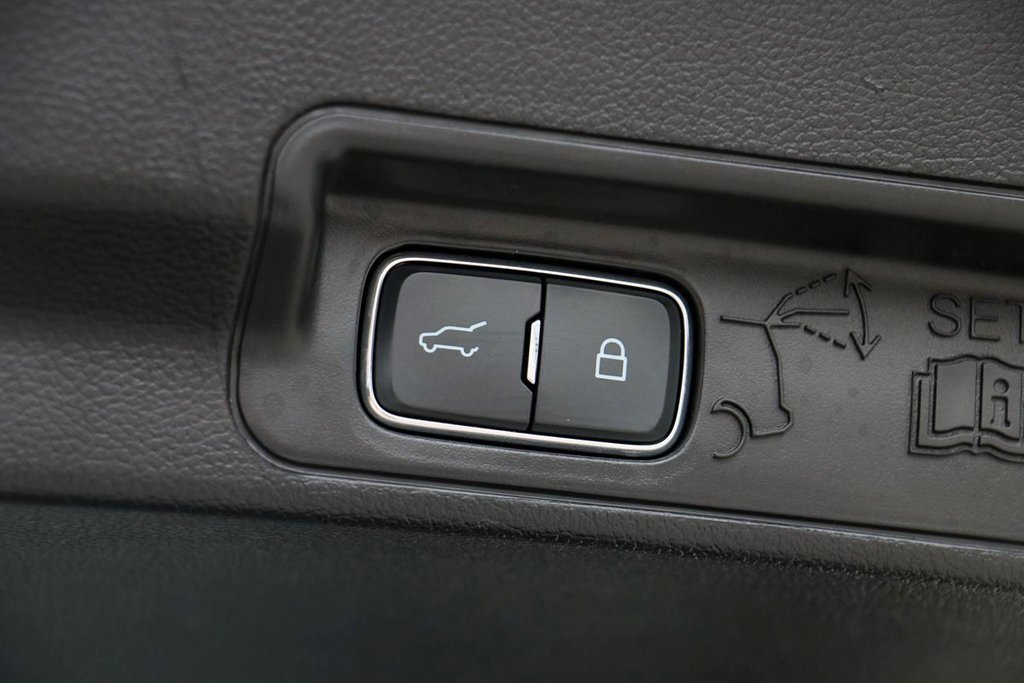 Certified 2025 Ford Explorer ST-Line image 12