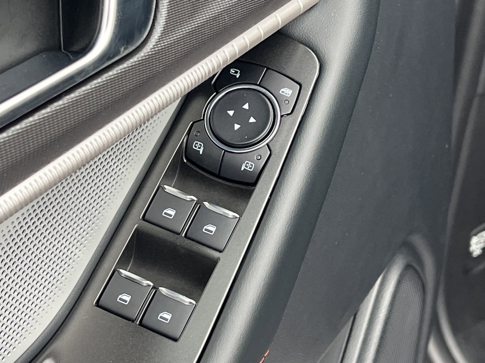 Certified 2025 Ford Explorer ST w/ Sun And Sound Package image 22