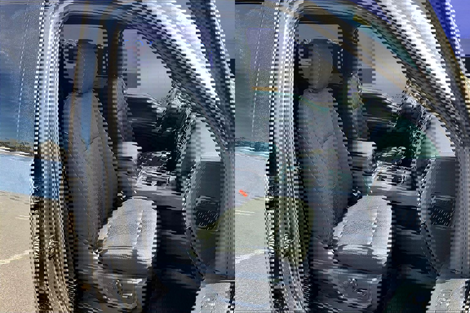 Certified 2019 Ford F150 XLT w/ Equipment Group 302A Luxury image 30